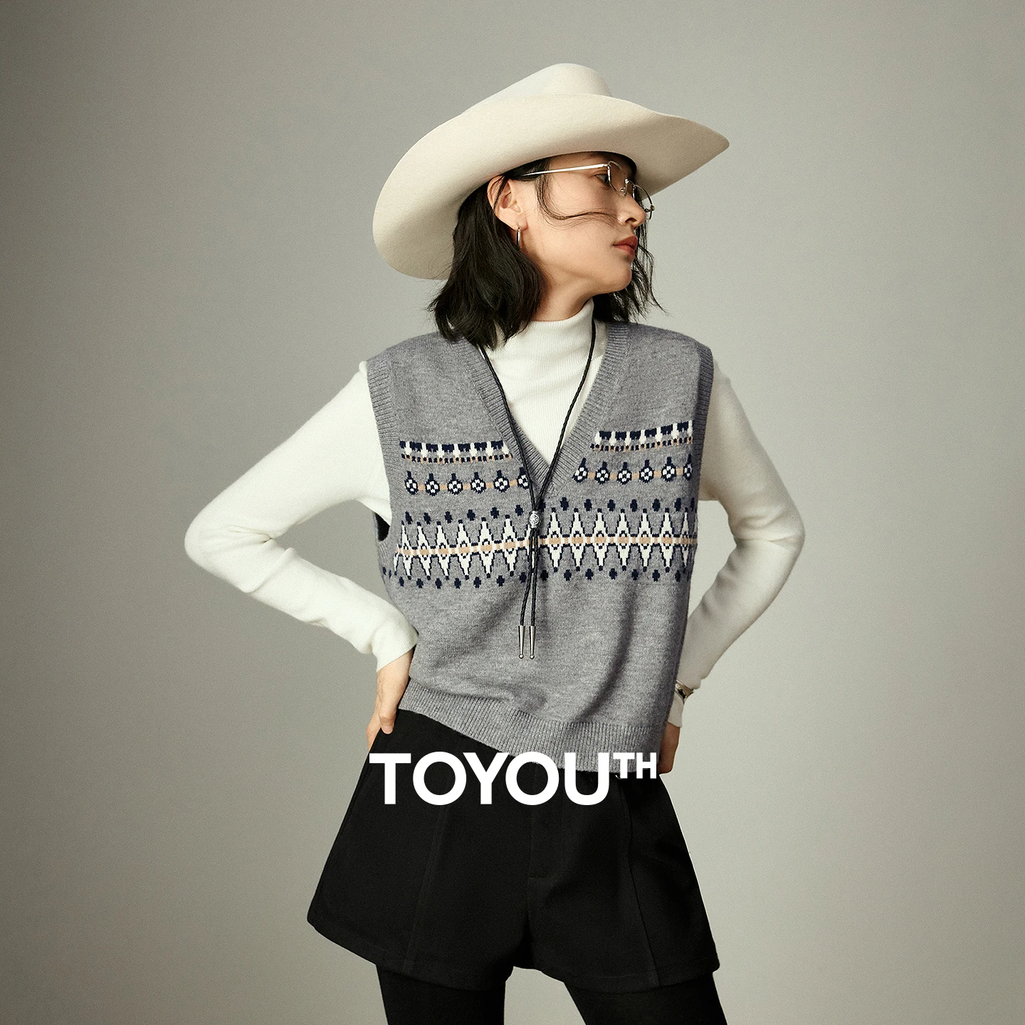 

TOYOUTH Women's Color-Dot Knit Vest 2025 Winter New Nordic Style Fair Isle Jacquard V-Neck Waistcoat Top
