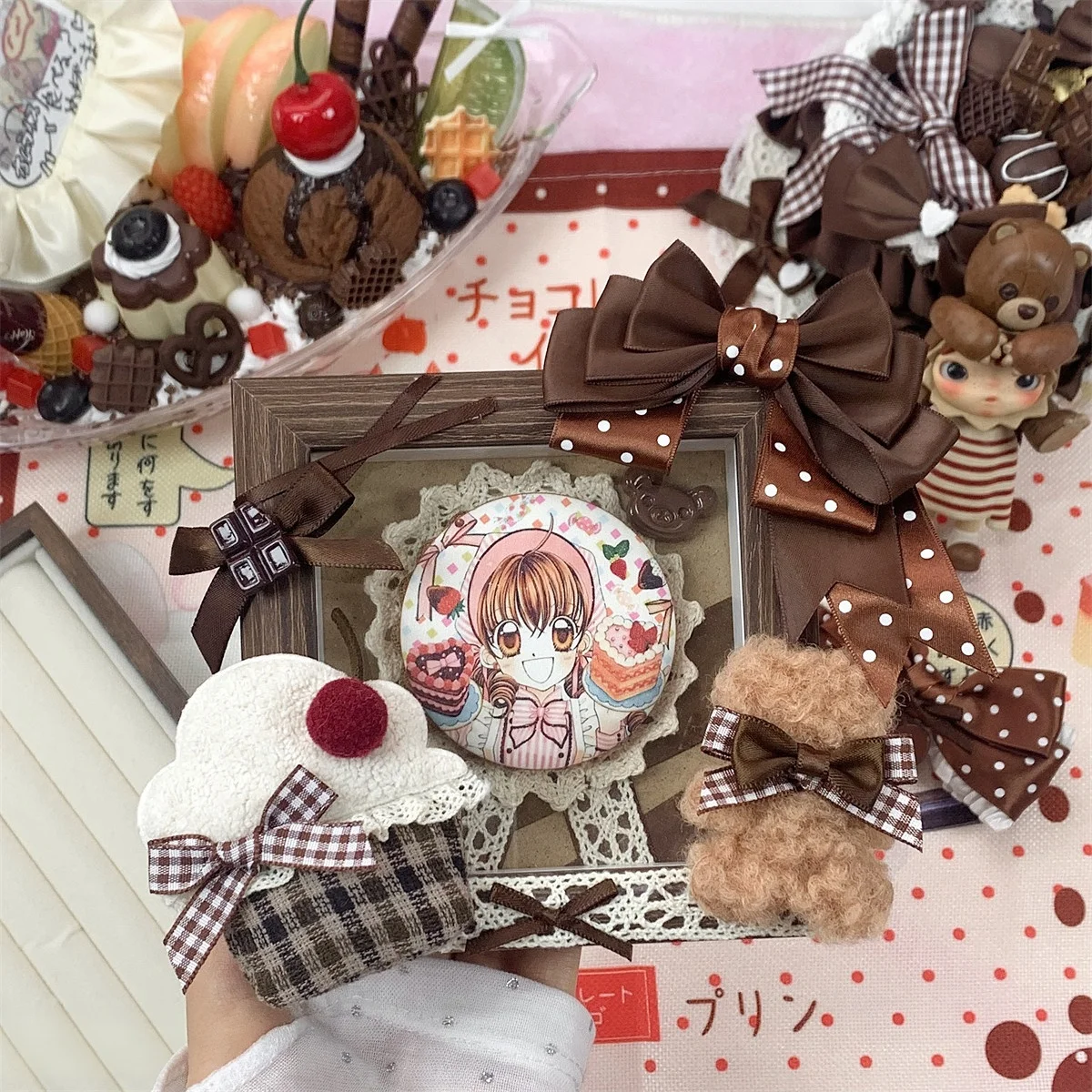 Sweet Cocoa Pie 50‑75mm Magnetic Badge Display Frame, Cute Handmade Bow Cookies Pin Holder, for Anime Kpop Merch Aesthetic Decor
