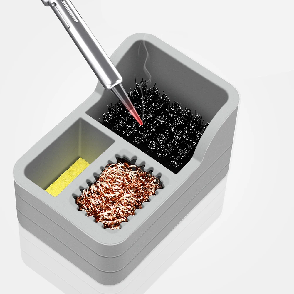 

Набор для чистки наконечников паяльника с отдельными отсеками для проволочной щетки, медного скребка и губки для регулярного ухода за наконечниками.