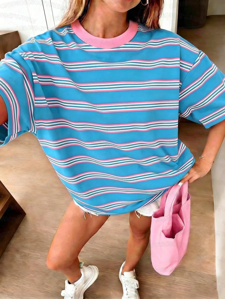 Sommerliches Damen-T-Shirt im Y2K-Stil mit Streifenmuster, kurzen Ärmeln, lockerer Passform, Rundhalsausschnitt, überschnittenen Schultern, für einen lässigen Street- und Sport-Look. – Detail 4