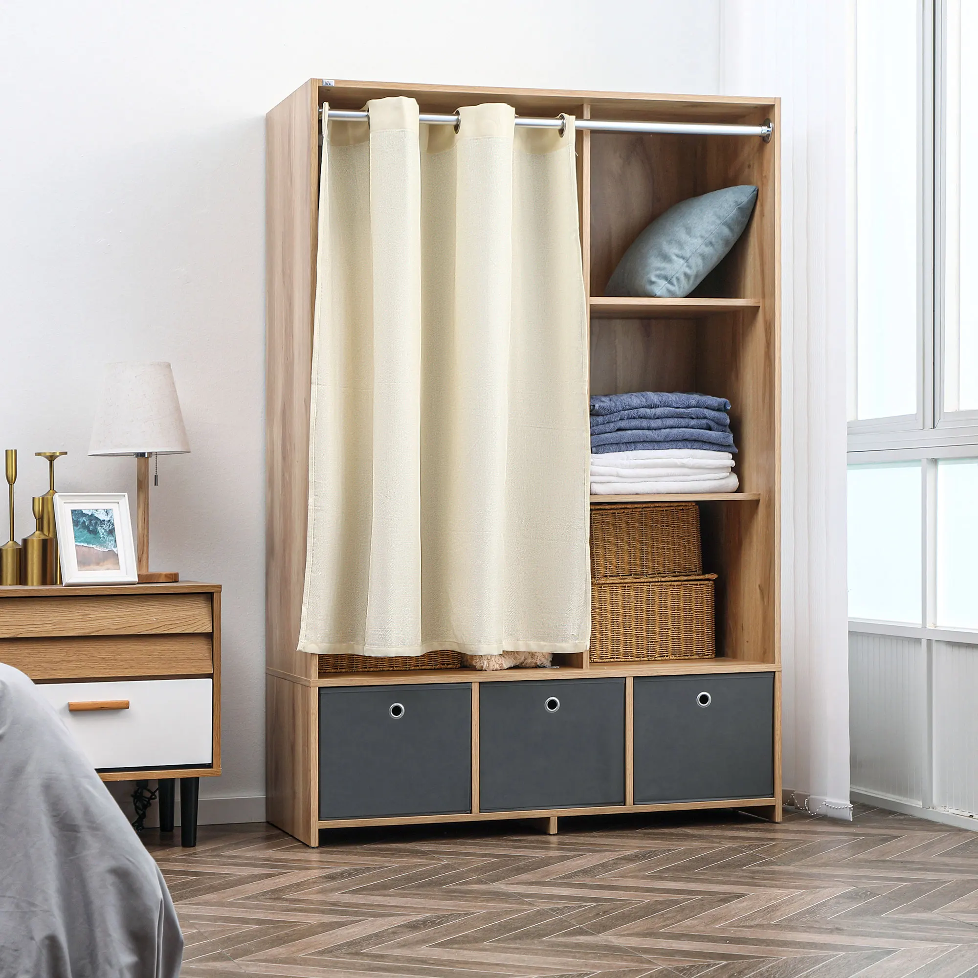 Armario HOMCOM, guardarropa con cortina, armario para dormitorio, perchero con riel, 3 compartimentos y 3 cajones extraíbles de tela - 105x48 cm, color natural