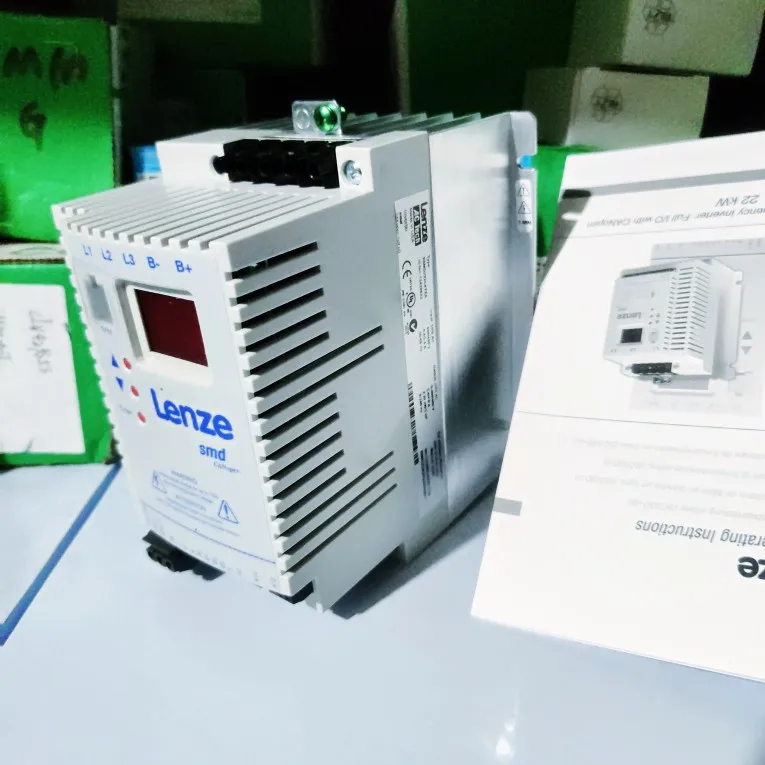Lenze ESMD222C4TXA 2.2KW 400V