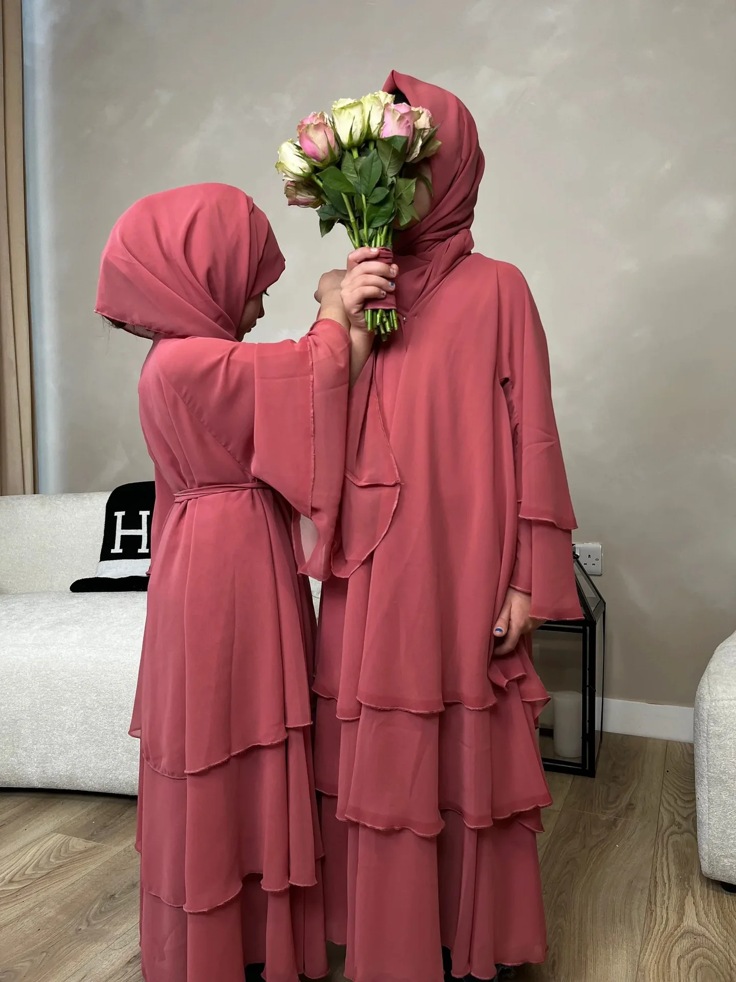 

Eid Ramadan Muslim Kids Girls Dress Abaya Chiffon Long Kaftan Abaya Arab Robe Dress Kebaya Children Belted Dress Islamic Clothes