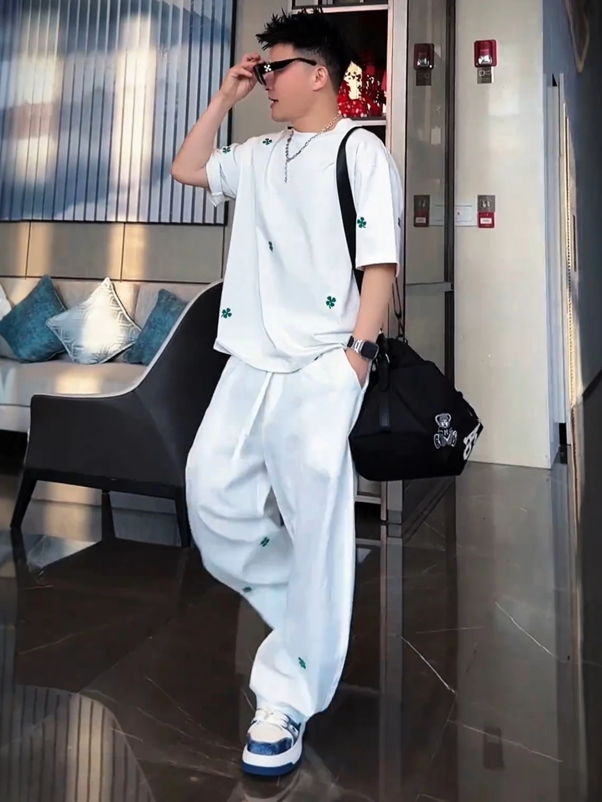 

Spring Summer Men's Fashion Embroidered Short Sleeve Casual Sportswear Set round Neck T-shirt Loose Fit Sweatpants Two-Piece Set