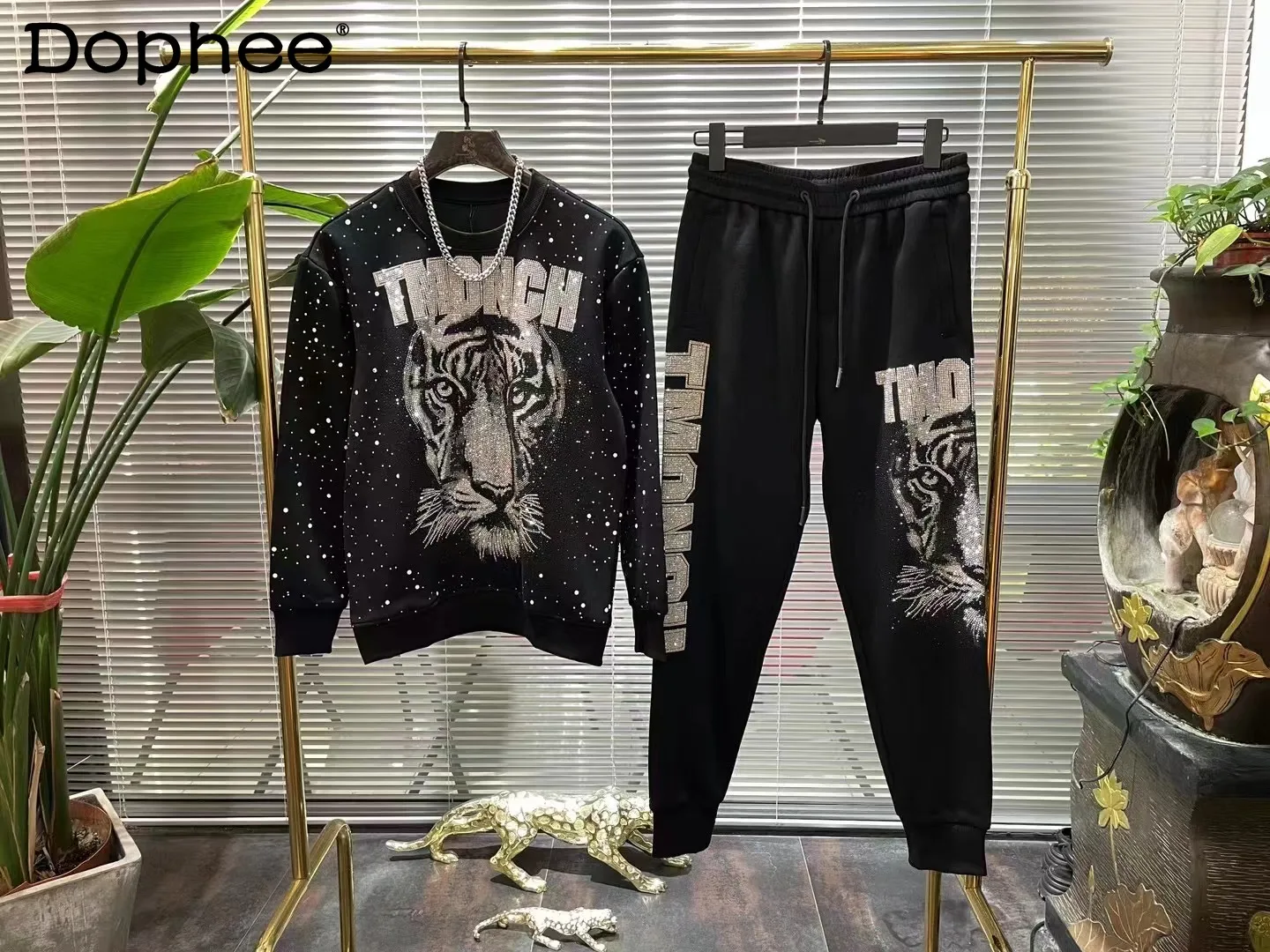 

Модный тренд, толстовка с круглым вырезом и стразами, весна 2024, новый легкий роскошный свободный повседневный пуловер, комплект свитшотов для мужчин