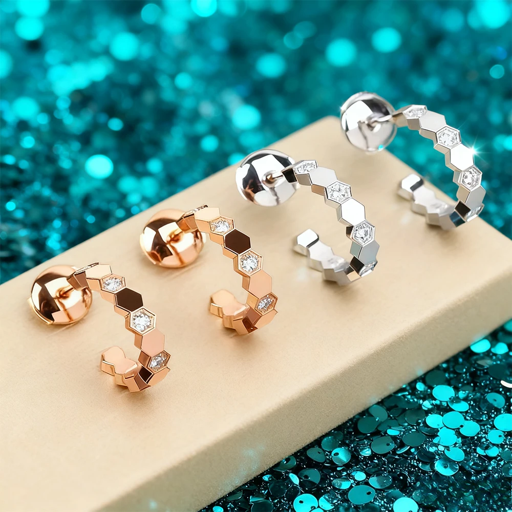 

Модные ювелирные изделия в виде сот между серьгами с бриллиантами, все новые модные сотовые серьги, высокая версия легкого роскошного ушка с высоким смыслом