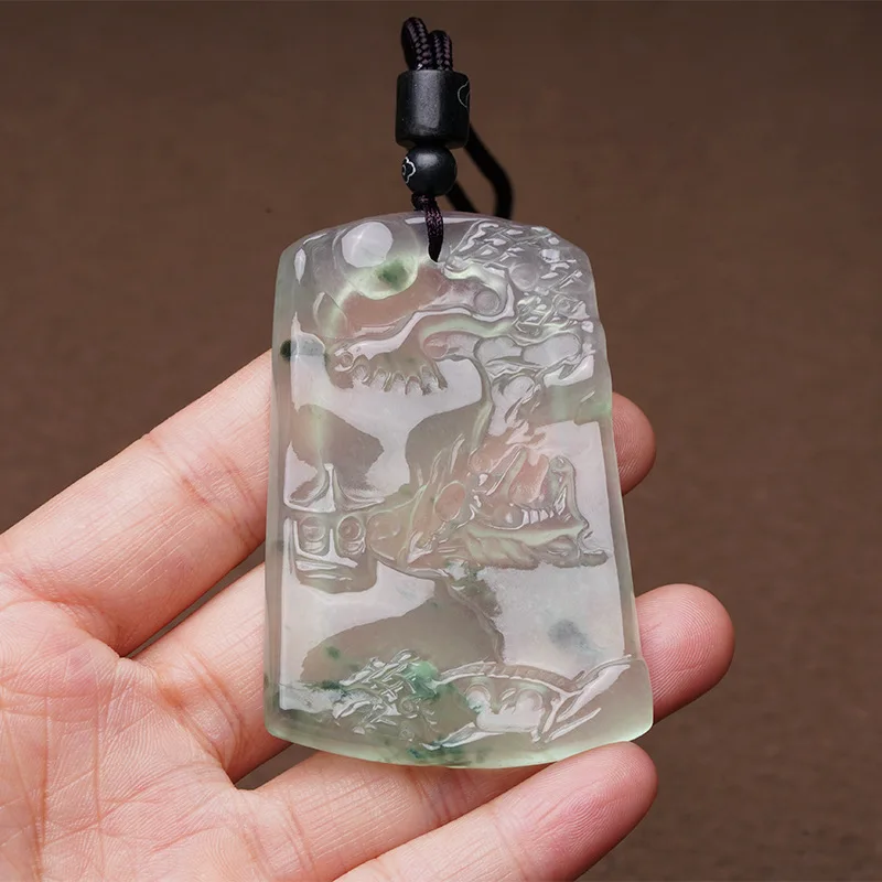 paysage-du-myanmar-glace-a-motifs-floraux-exquis-pendentif-en-jadeite-montagneuse-et-fluviale-etiquette-en-jade-emeraude