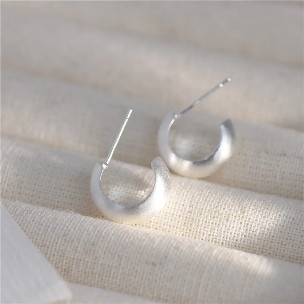 

French Dumb Matte Frosted Drawing Han Edition Korean Contracted Daily Delicate Small Stud Earrings Ins Wind Earrings