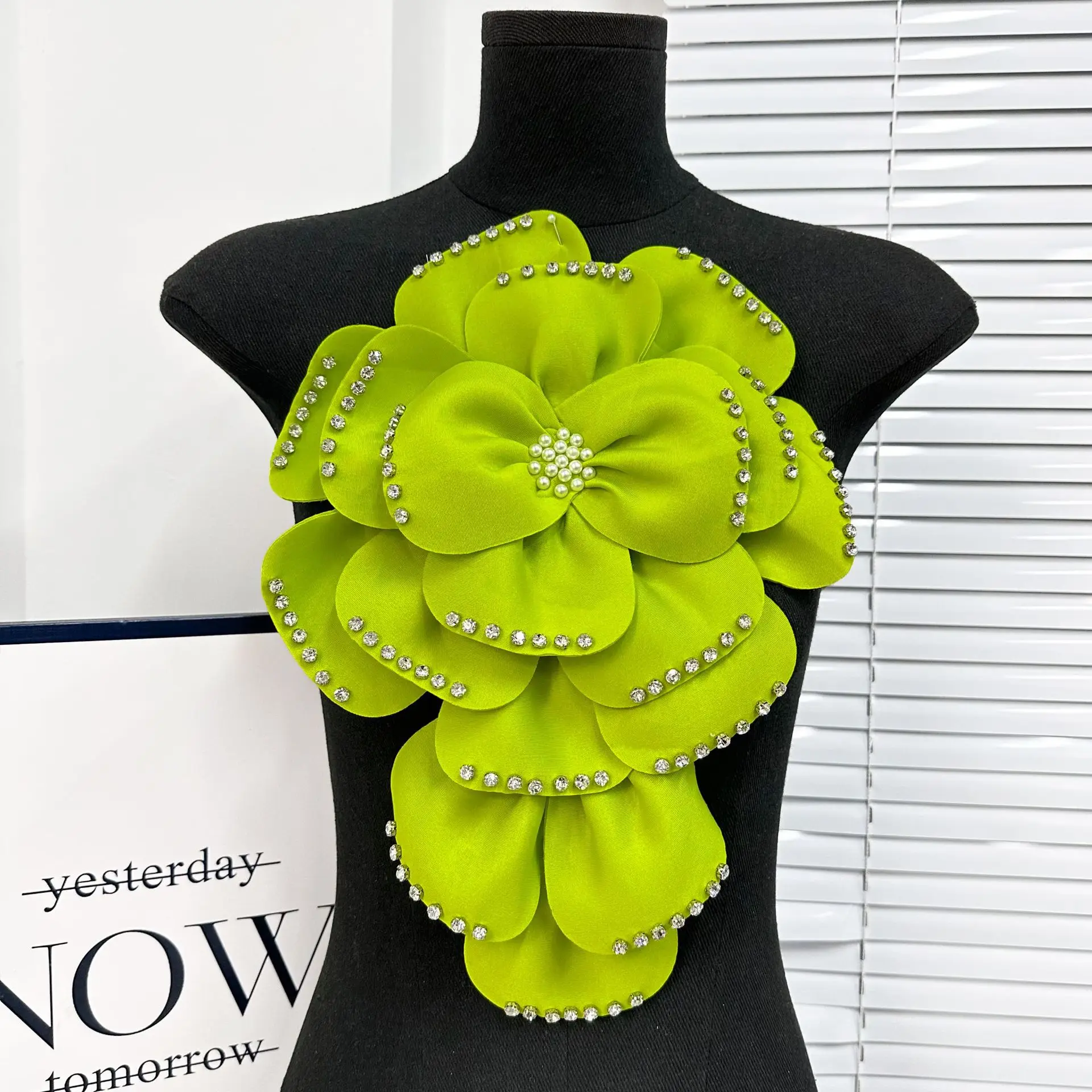 New  diamond three-dimensional multi-layer flower women's suspender dress shirt jacket decoration