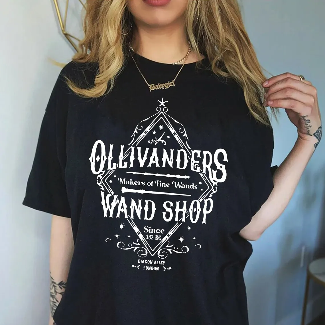 Ollivanders Wand Shop Économie pour femmes, Économie en coton d'été, T-shirt décontracté à manches courtes, T-shirt à imprimé graphique, Vêtements esthétiques