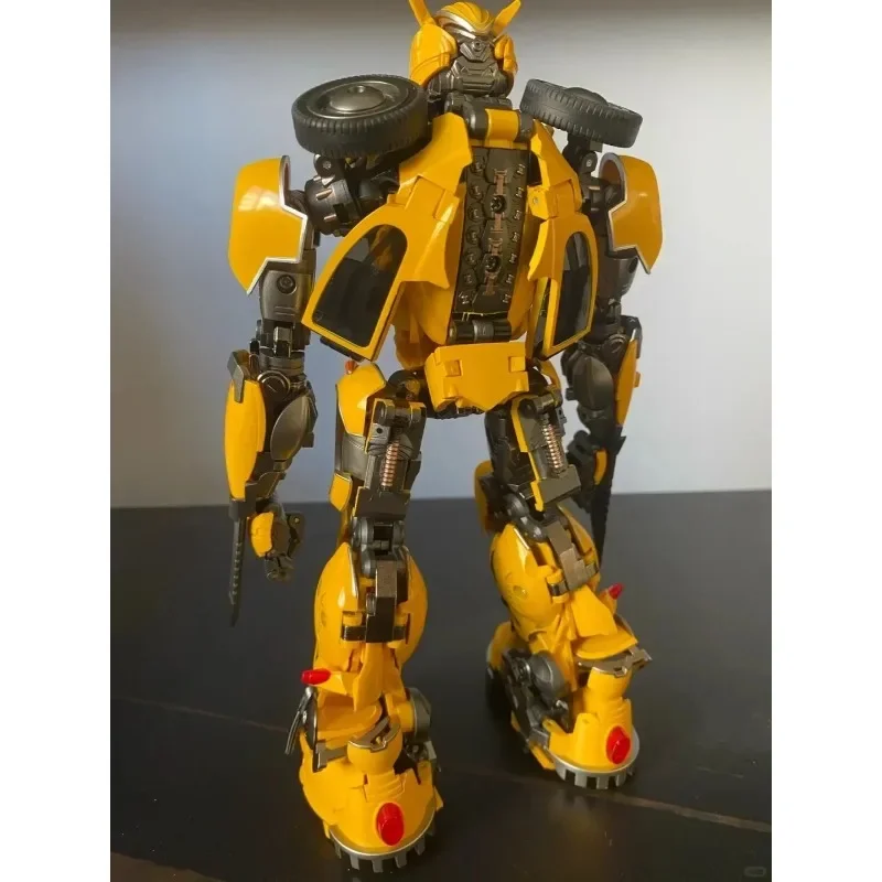 Capolavoro per ragazzo CE01 King Bee Knight Parte in lega allargata Beetle Action Figure Robot Toy Regalo in magazzino