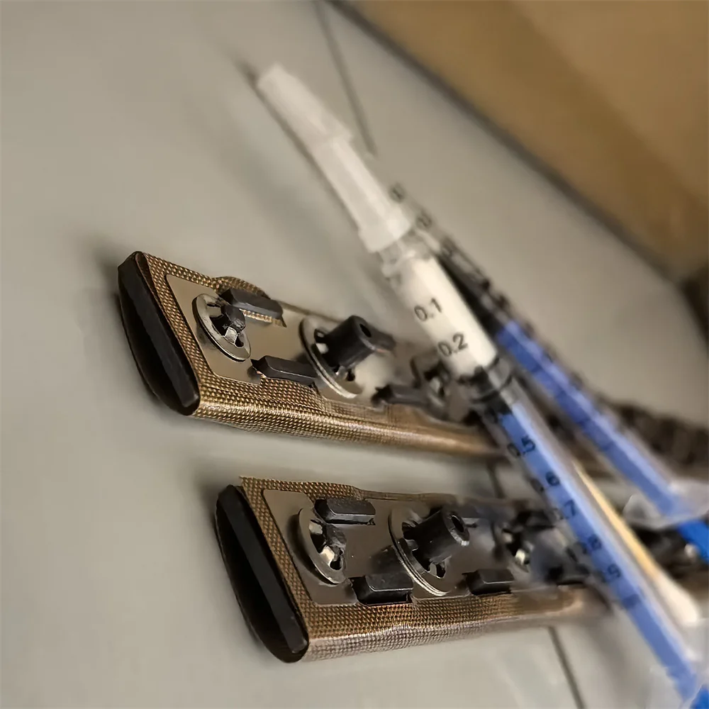 

302RV93050 FK-1150 Oil Application Pad Holder for Kyocera P2040 P2235 P2335 M2040 M2135 M2235 M2540 M2635 M2640 M2735 M2835