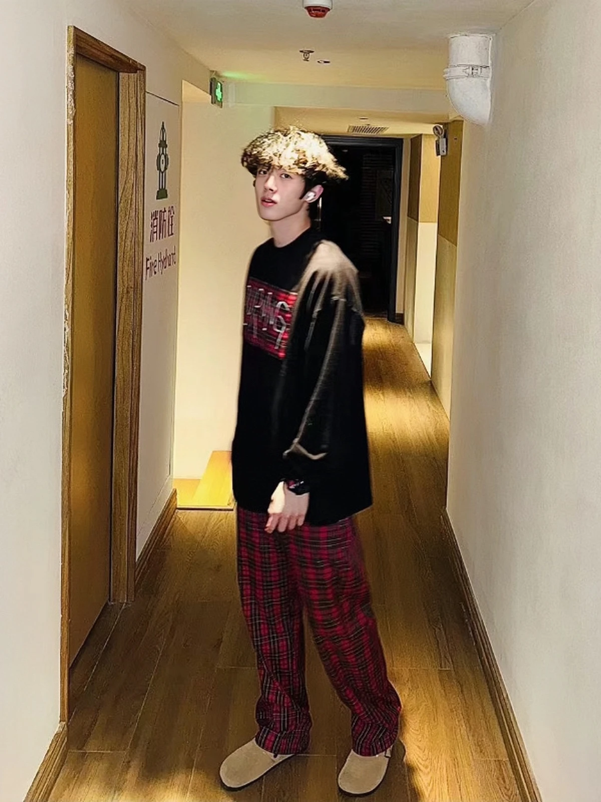 

Осенне-зимняя клетчатая длинная футболка све, пара, свободная повседневная тканевая ткань с вышивкой, небольшой воротник, мужская и женская модная толстовка