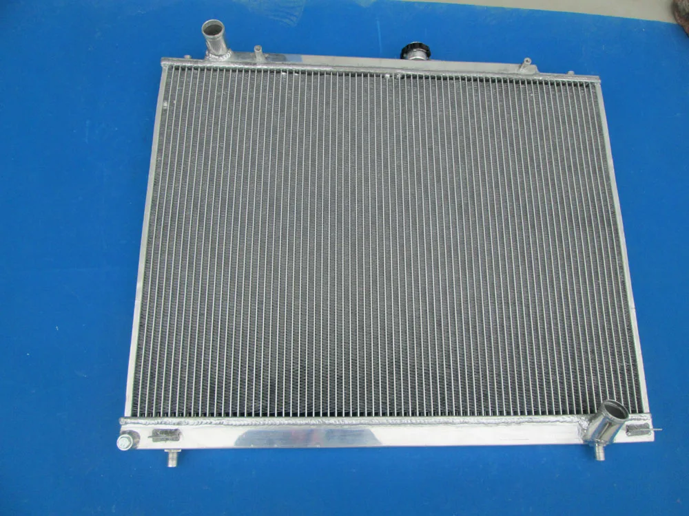 Aluminium Radiator for 2000-2016 Mitsubish Pajero / Montero / Shogun NM NP NS NT 2.8L 3.2L diesel V6 MT 2001 2002 2003 2004 2005