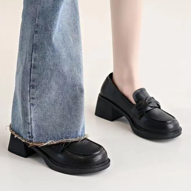 Mocassins de salto alto para mulheres, salto robusto preto, sapatos de escritório, primavera e outono, 2023