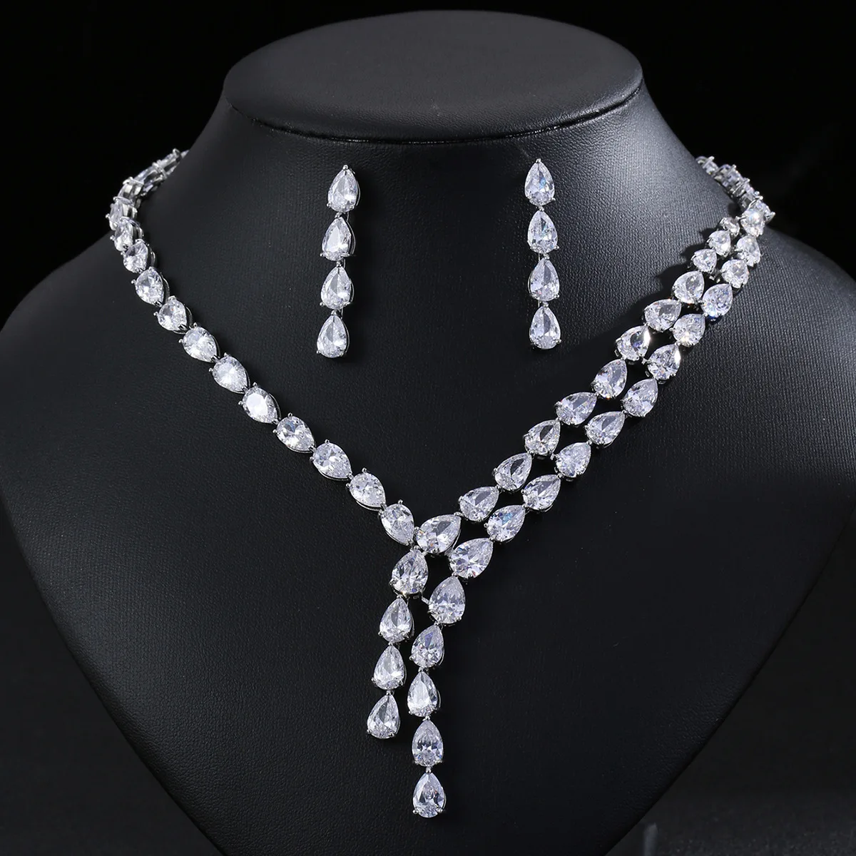 Wedding dress accessories set Simple two-color splicing water drop bracelet Zircon jewelry necklace earrings set chain women