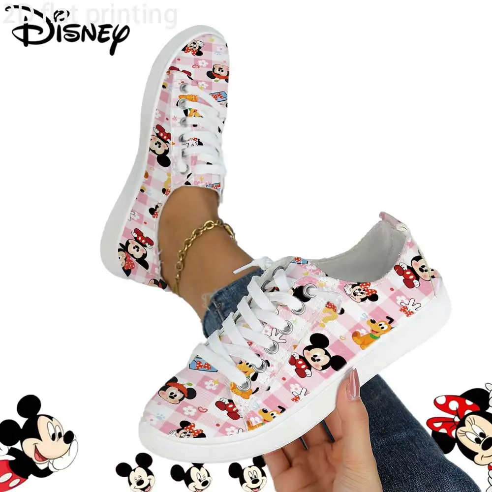 

Официально лицензированные женские кроссовки Disney с принтом Микки и Минни в розовую клетку на шнуровке – удобная повседневная обувь с милым мультяшным дизайном