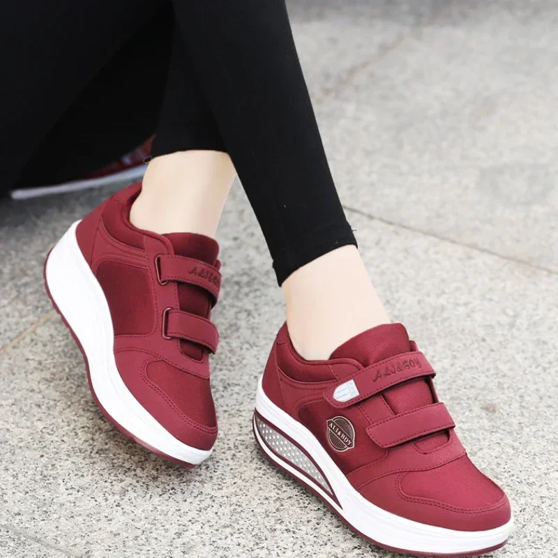 Sneakers Swing da donna piattaforma con zeppa tonificante scarpe sportive per donna traspirante dimagrante Fitness a dondolo scarpe da mamma spesse