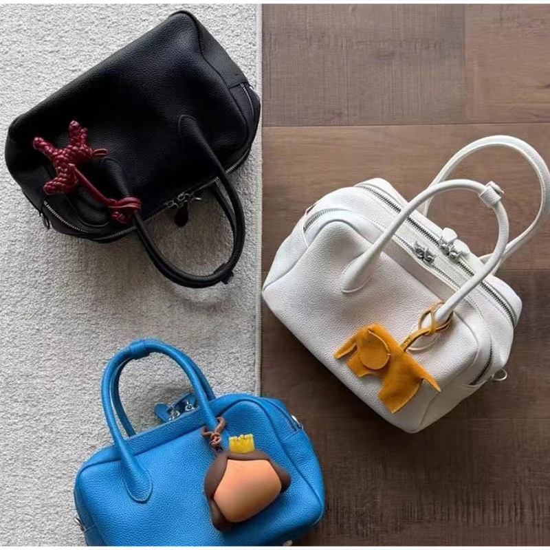 Brand Luxury Genuine Leather Tote Bag Lychee Texture French Retro Elegance Large Capacity Tote Bag Simple Commuter Shoulder Bag view 6