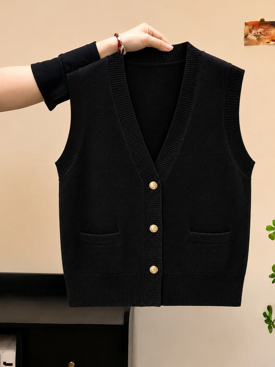 

Minimalist Vintage Sleeveless Vest Pure Color Knitted Single Button V-neck Daily Wear Summer 2026 Commute Style Korean Straig...