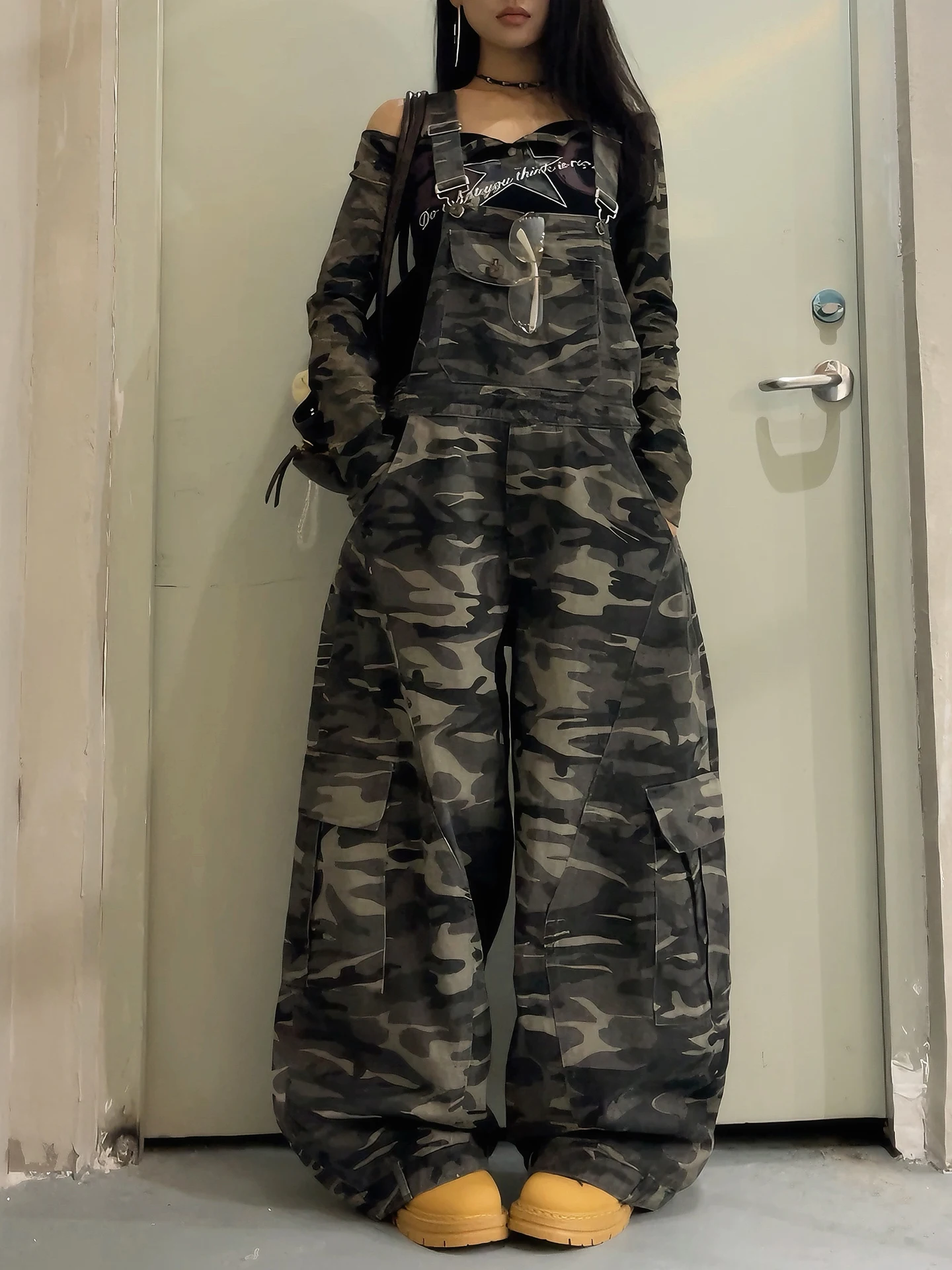 

DoubleD American Retro Camouflage Workwear Overalls Loose Wide Leg Casual Trousers for Men And Women with Multiple kets