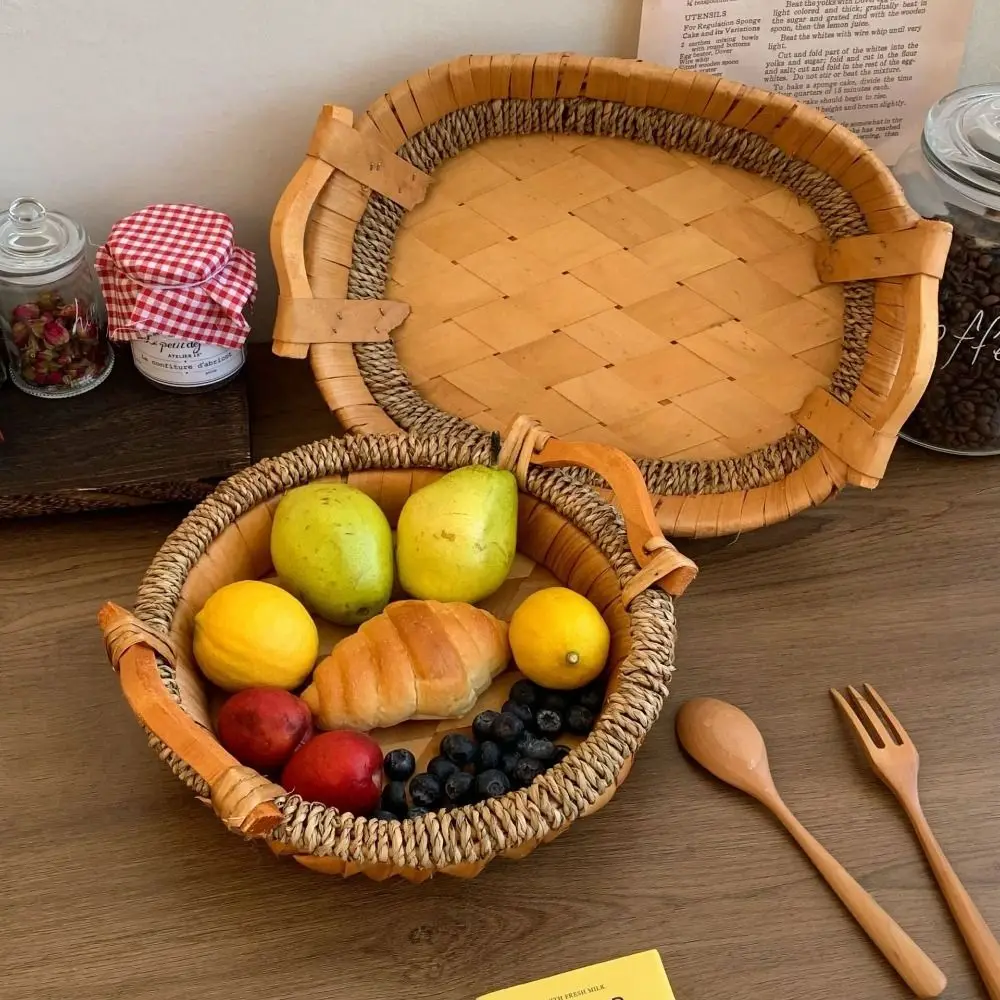 

Vintage Handmade Handwoven Storage Basket Large Capacity Round Rattan Storage Tray with Handle Rustic Picnic Dish for Home