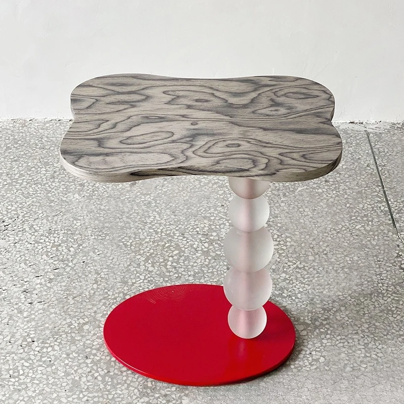 A few tables next to the wooden matte acrylic bead villa hotel
