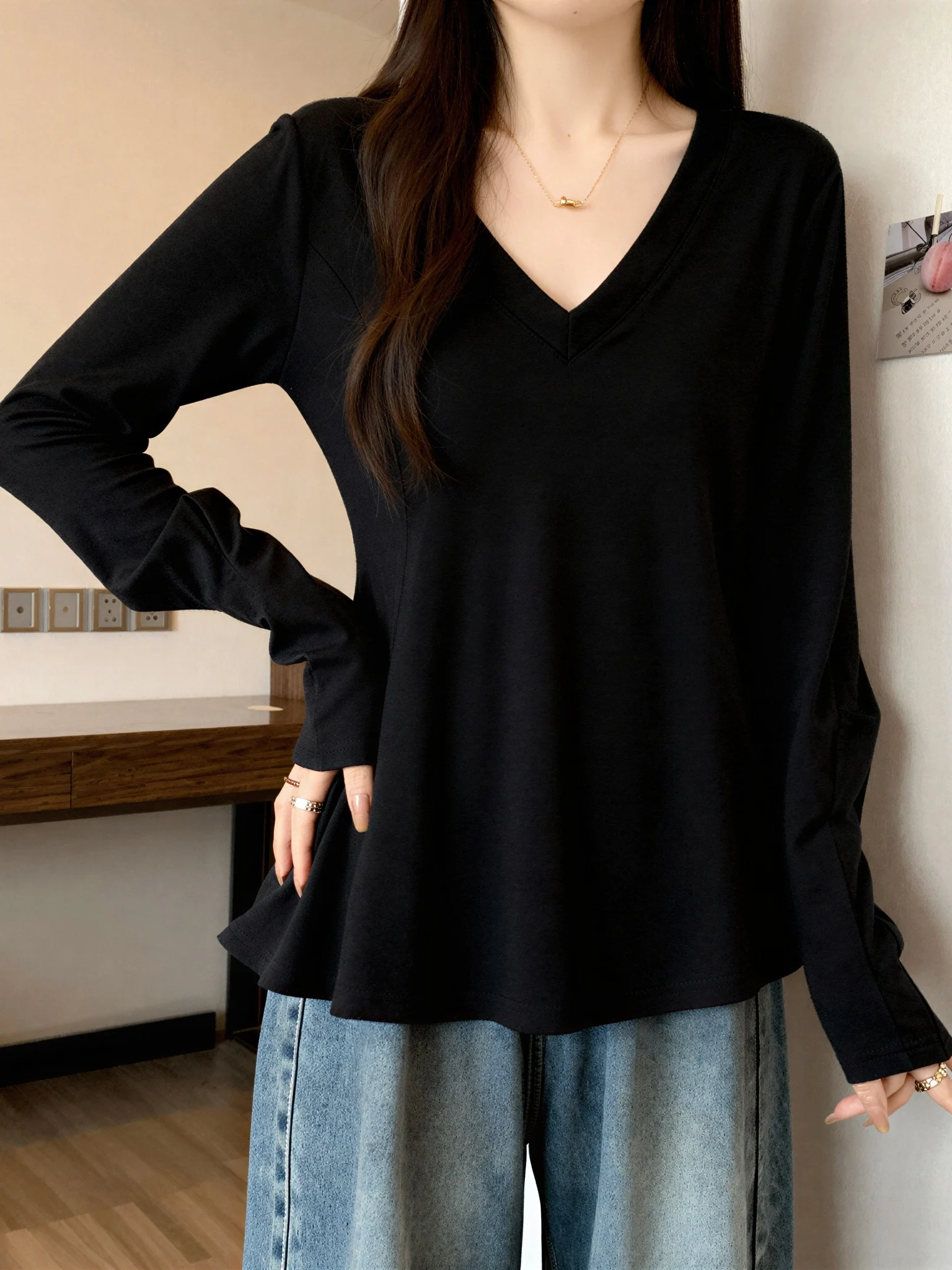 Cafe Au Lait Long Sleeve V-Neck T-Shirt Women's Base Shirt Spring Autumn plus Size Slimming Waist Cinching Belly Covering Ele...