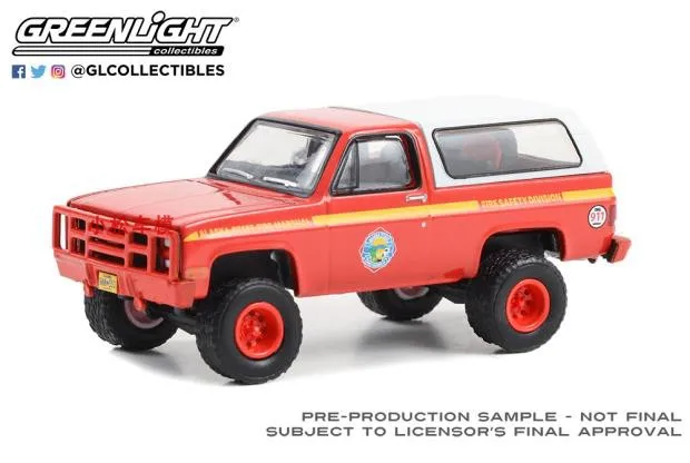 

GreenLight 1:64 Fire Rescue Series 4-1984 M1009- Alaska Fire Captain Children's Gift Diecast Alloy Car Model Collectible