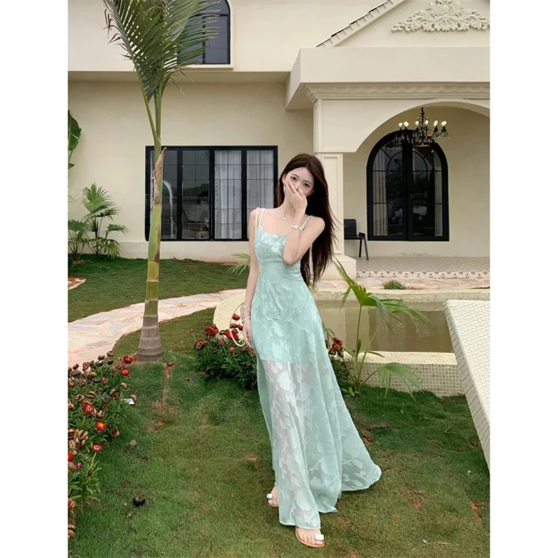 フレンチミントグリーンレースキャミソールドレス女性の夏の気質ウエスト締めAラインスカート海辺の休暇スタイルロングスカート
