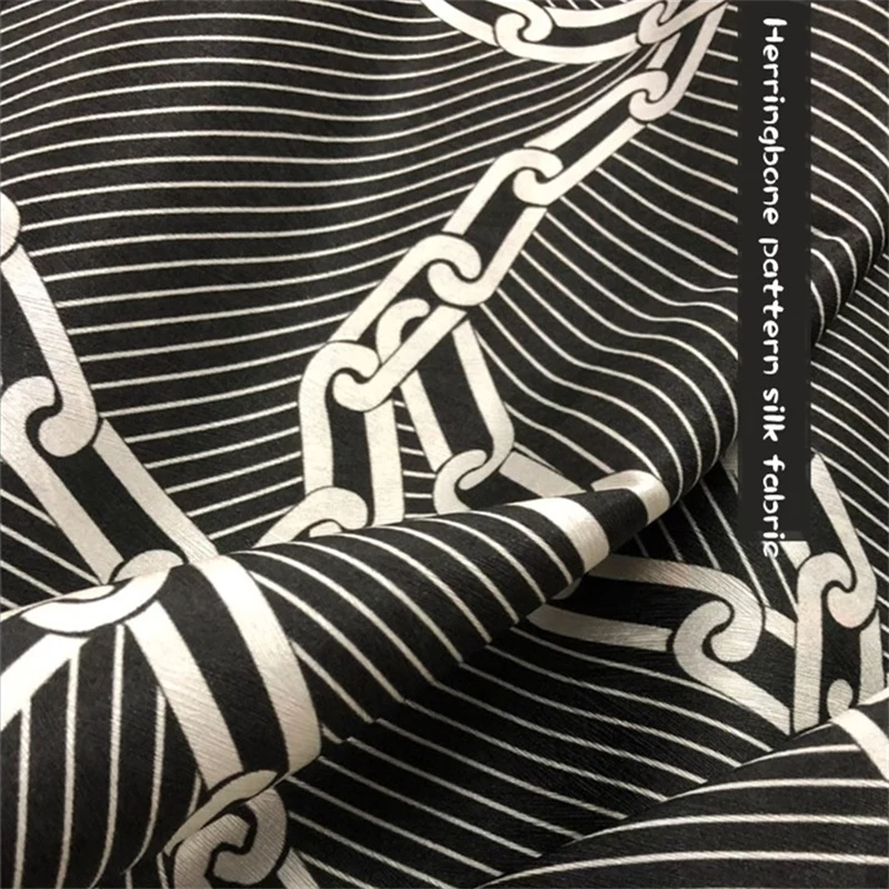 Black Striped Chain Pattern High-end Silk Fabric Fashion Luxury 22mm Shirt Dress Customized Clothing Fabric Sewing Half Meter