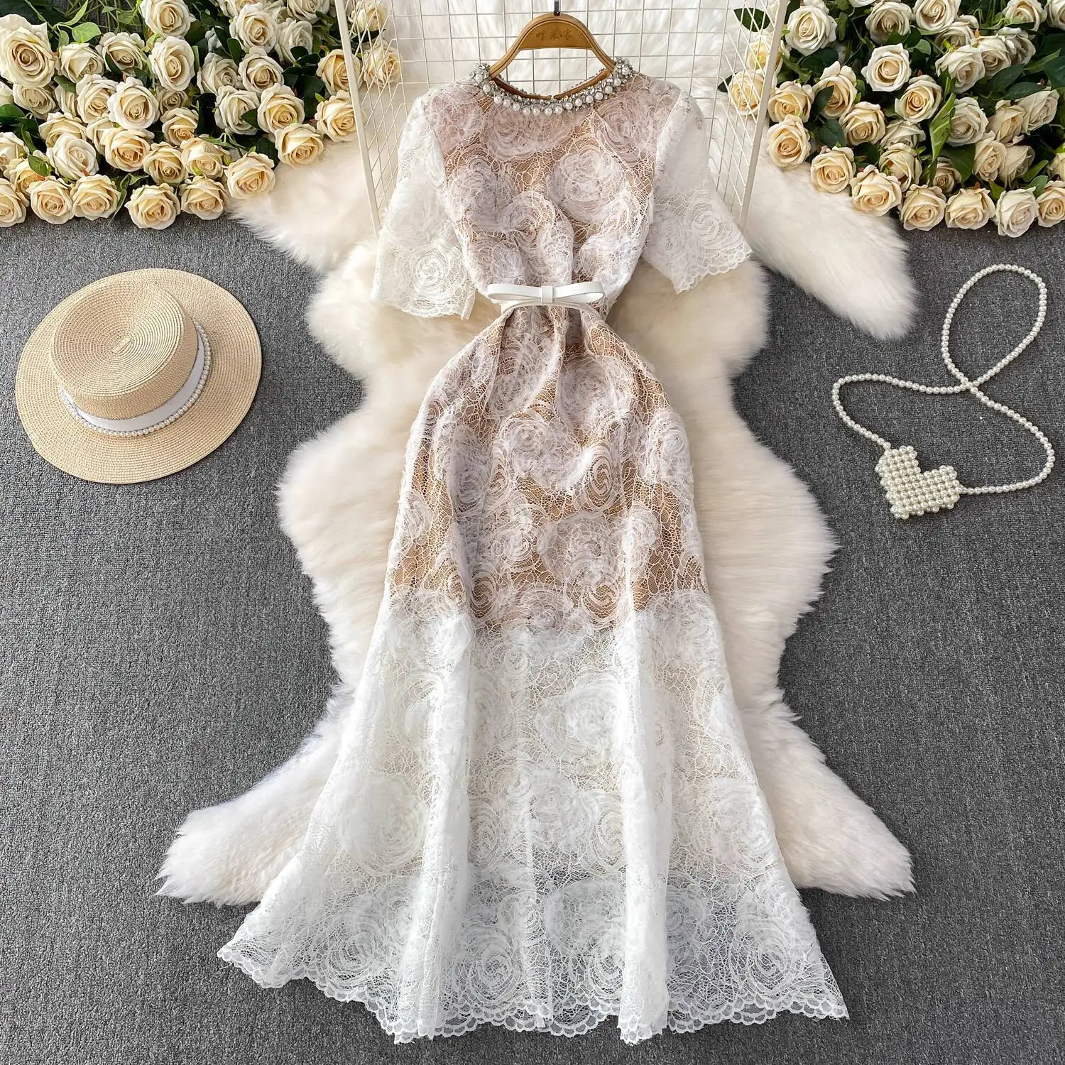 فستان سهرة رسمي فاخر صيفي كريستالي للنساء بأكمام قصيرة ورقبة لؤلؤية ثلاثية الأبعاد لحفلات العشاء من التل فساتين طويلة رداء من الدانتيل