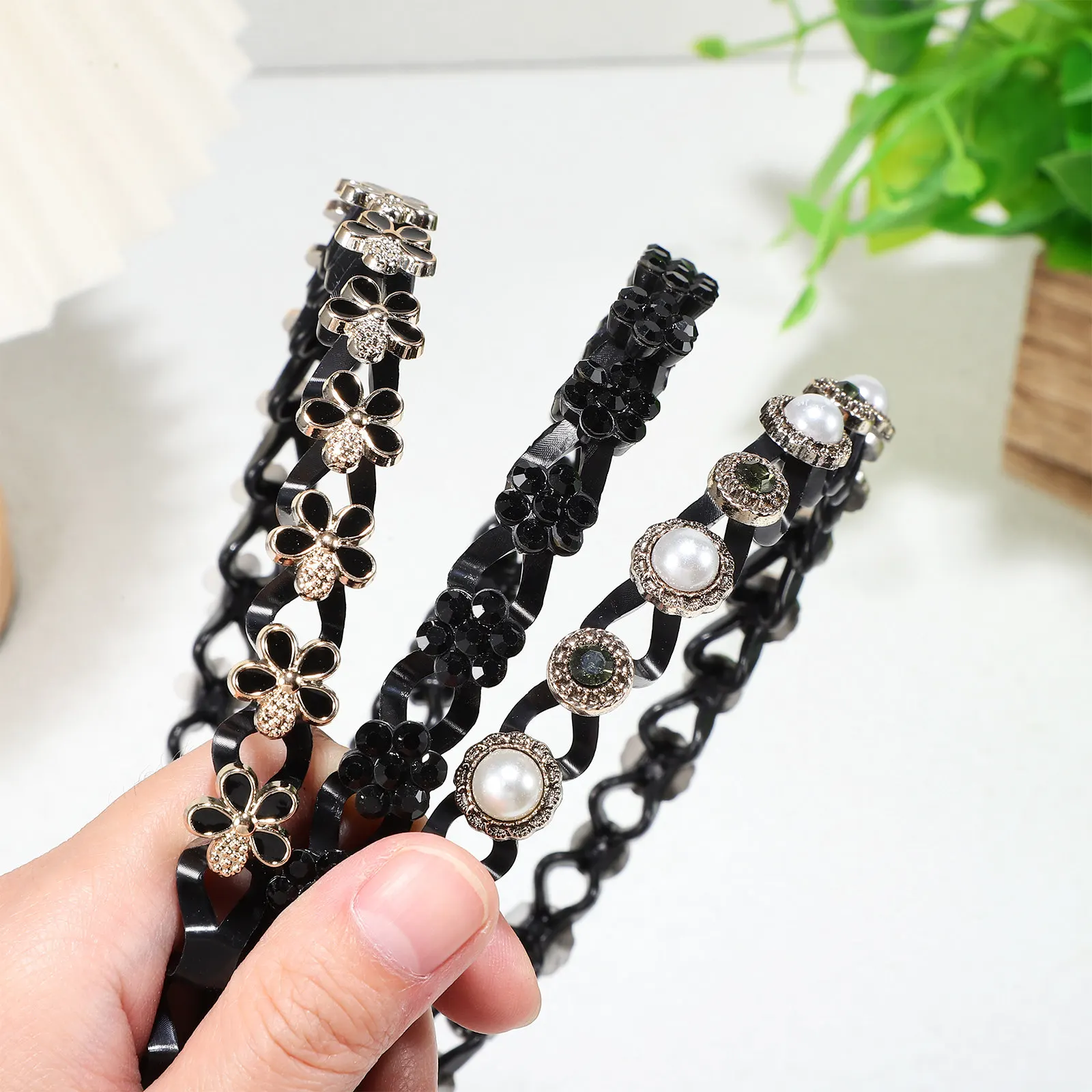 

8 шт. элегантных волнистых повязок на голову с жемчужным декором, женские аксессуары для волос, модная тонкая повязка для офиса, вечеринок и повседневного использования