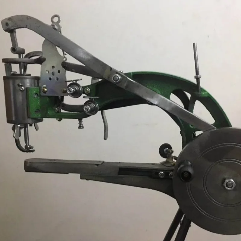 Hand crank shoe repair machine, sewing shoe repair machine