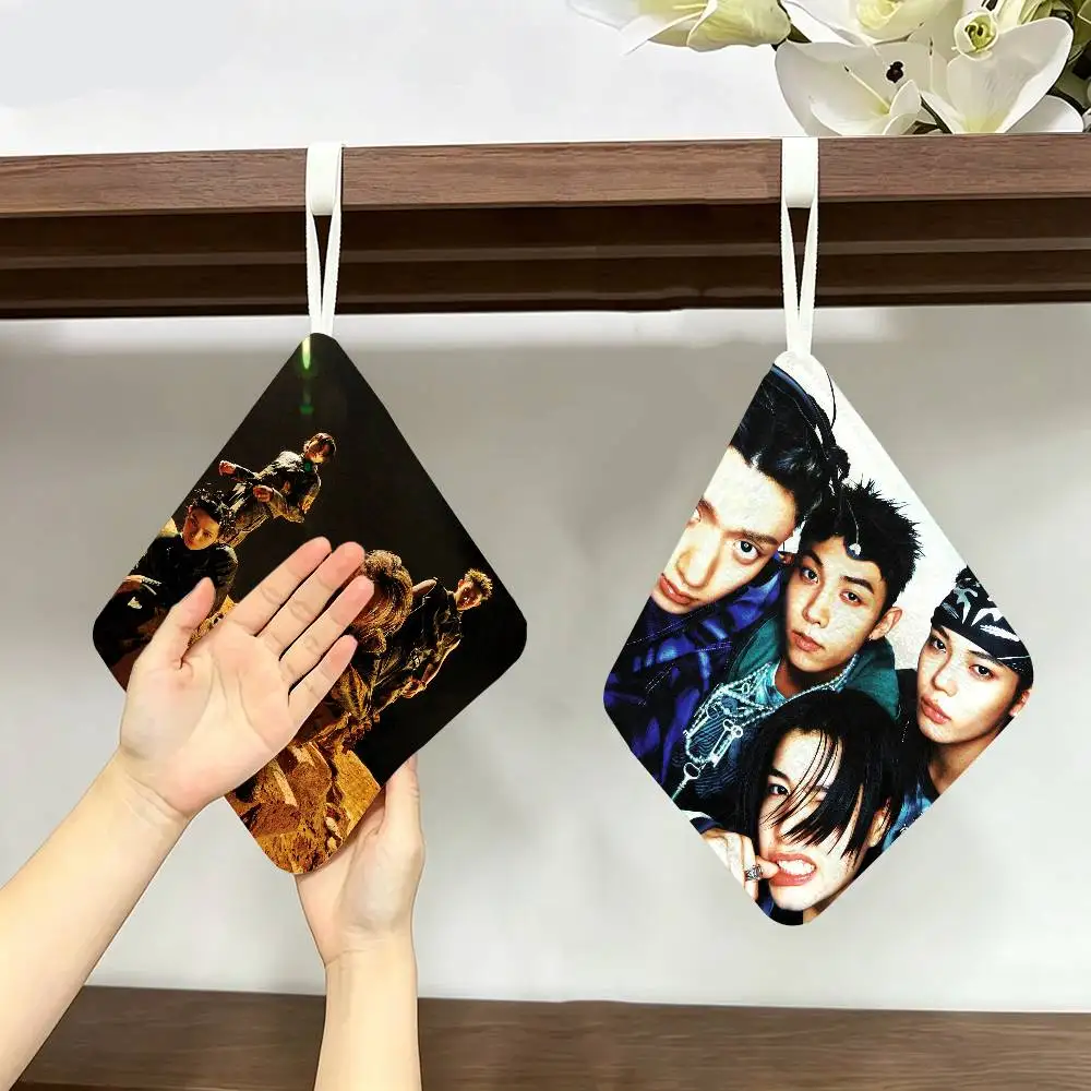 LNGSHOT Hip-hop Polyester Cotton Hanging Hand Towel, Super Absorbent Hand Wiping Towel for Daily Household Use