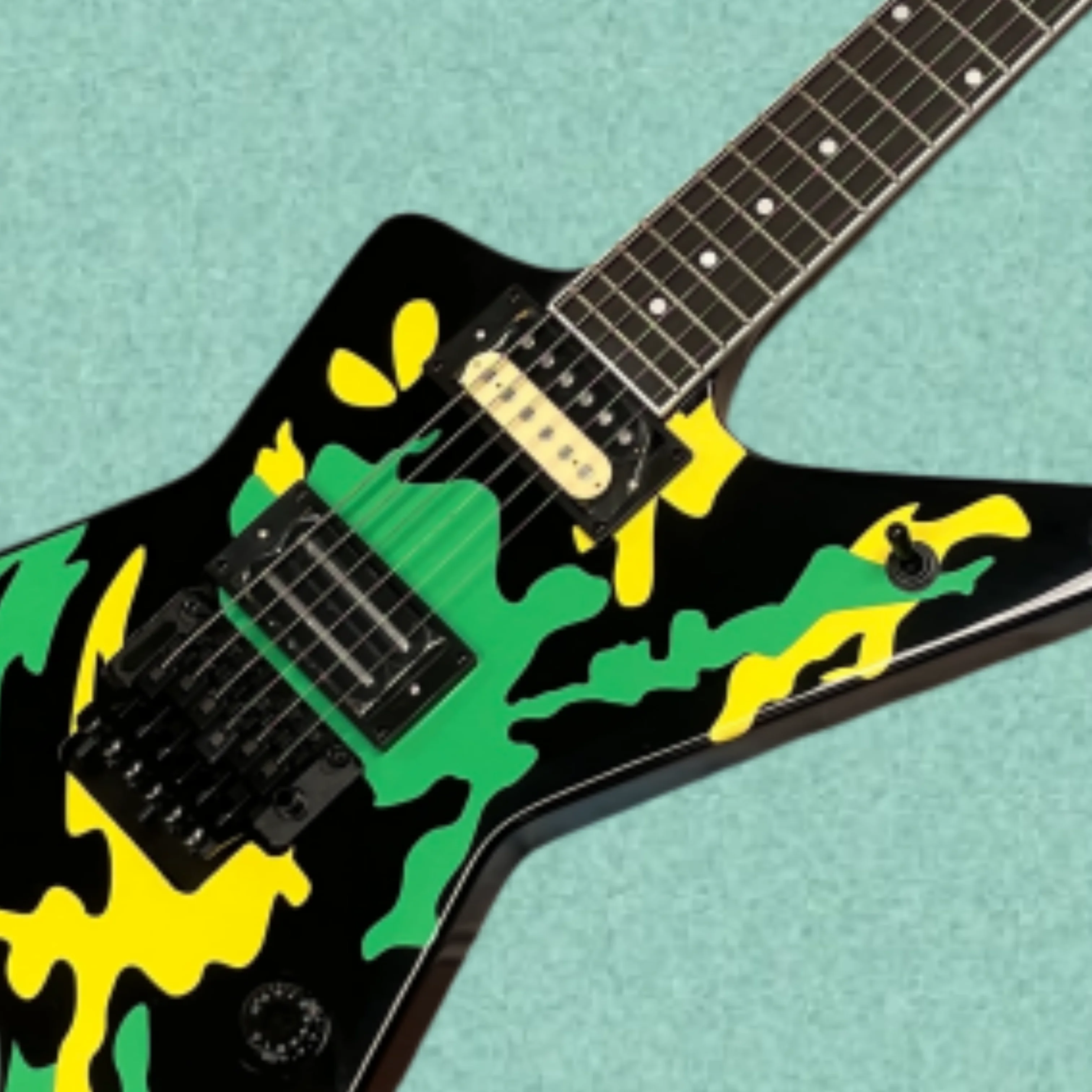 Camouflage graffiti electric guitar with dot inlay rosewood fretboard and three-knob volume control guitars,rock-style guitarra