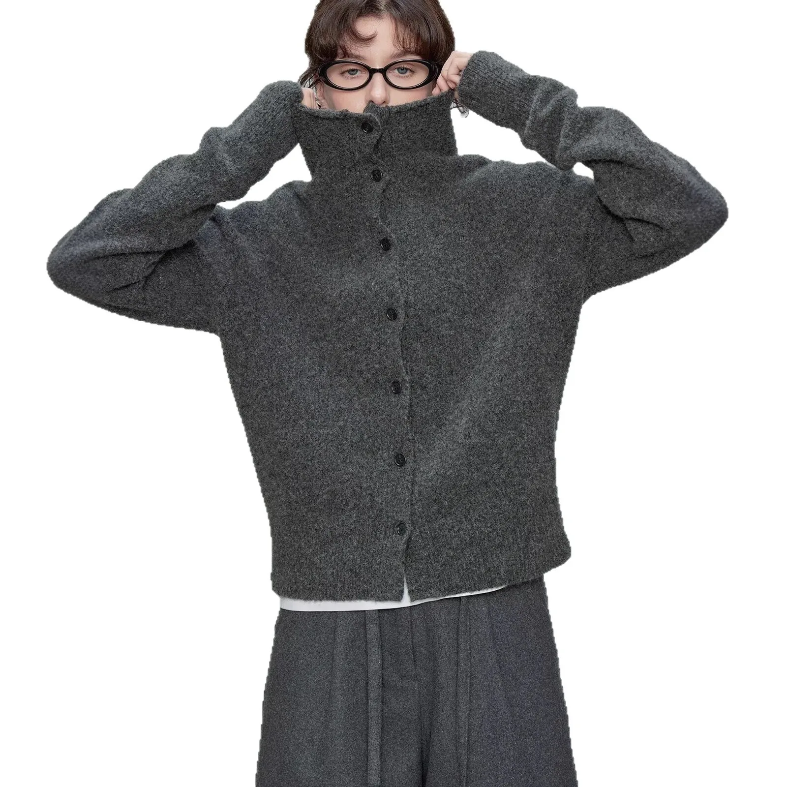 UMI MAO nicho francés ligero de lujo gris Color café suéter tejido mujeres nuevo otoño suelto ajuste elegante versátil estilo perezoso Top