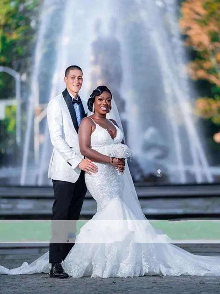 Vestido De novia africano con apliques De encaje y cuello en V personalizado, vestido De novia con cola capilla, vestido De novia con tirantes finos y espalda descubierta