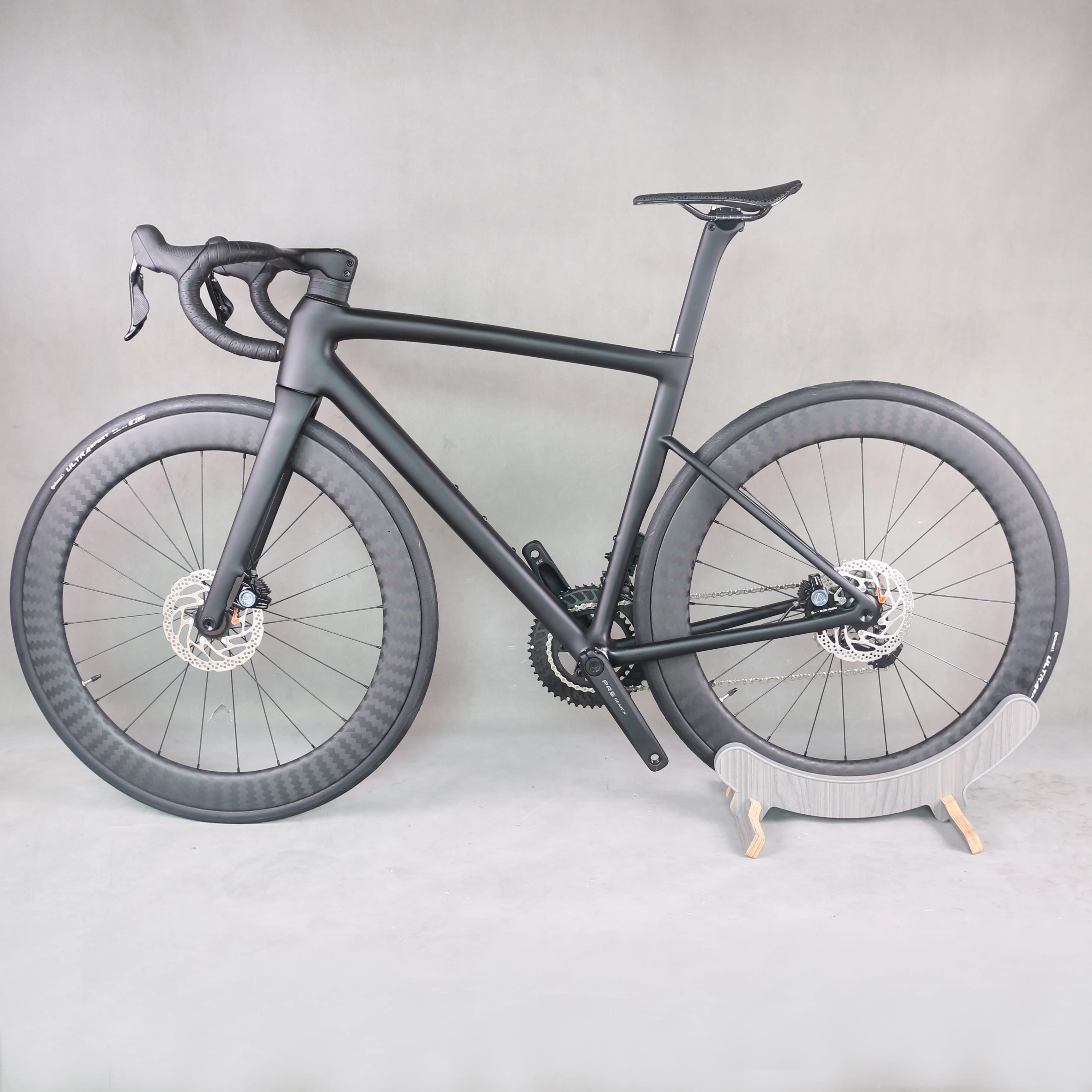 

Полный велосипед Wheeltop EDS 24S Полный внутренний кабельный диск Дорожный велосипед TT-X68 DT240 Ступицы 7,9 кг