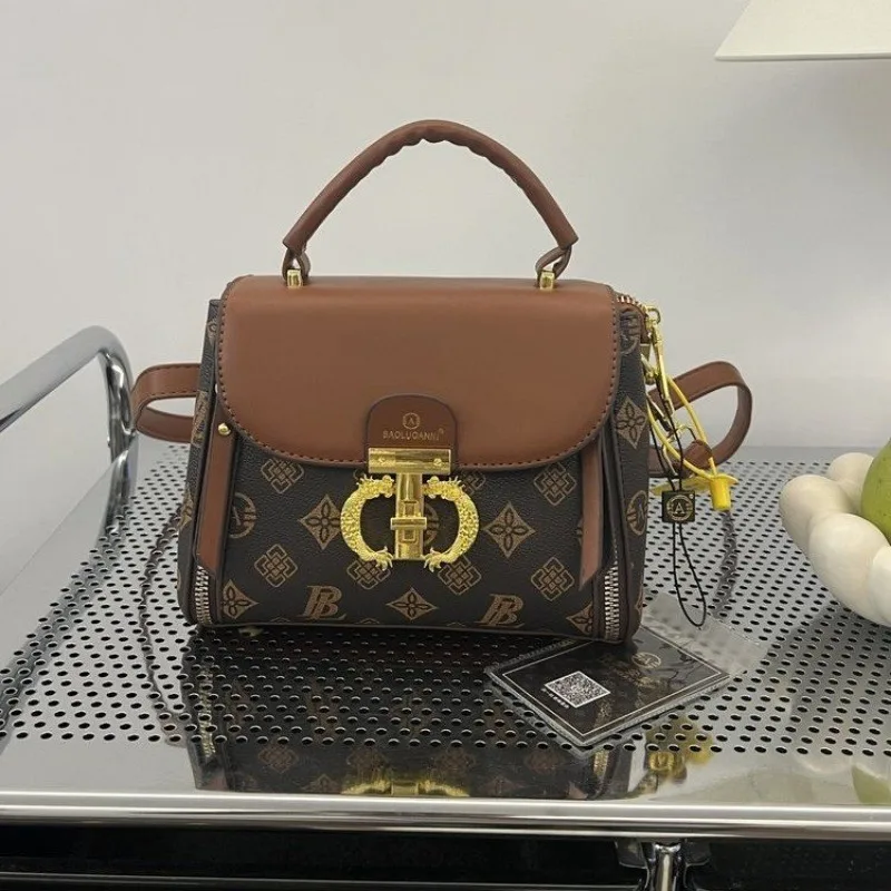 

Ladies Retro Crossbody Bag Vintage Inspired Design For Casual Gatherings And Daily Use Fashionable Classic Charm