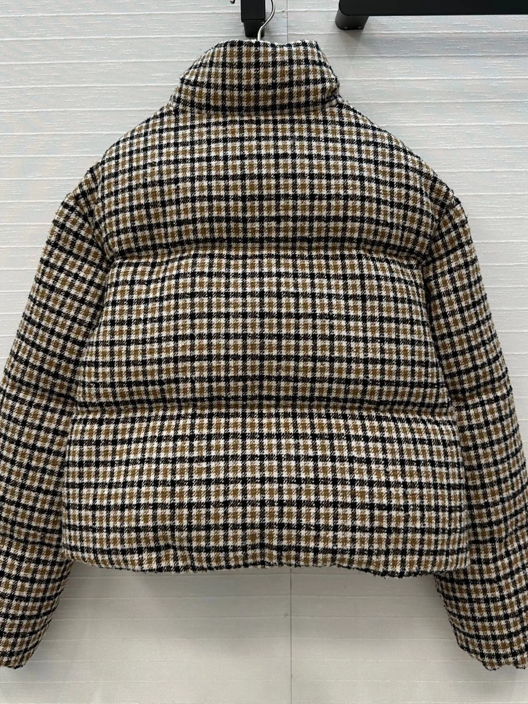 وصل حديثًا لخريف 2025 - سترة مزيج من الصوف المتعرج مع ياقة من الفرو المجعد، نمط منتفخ قصير #2