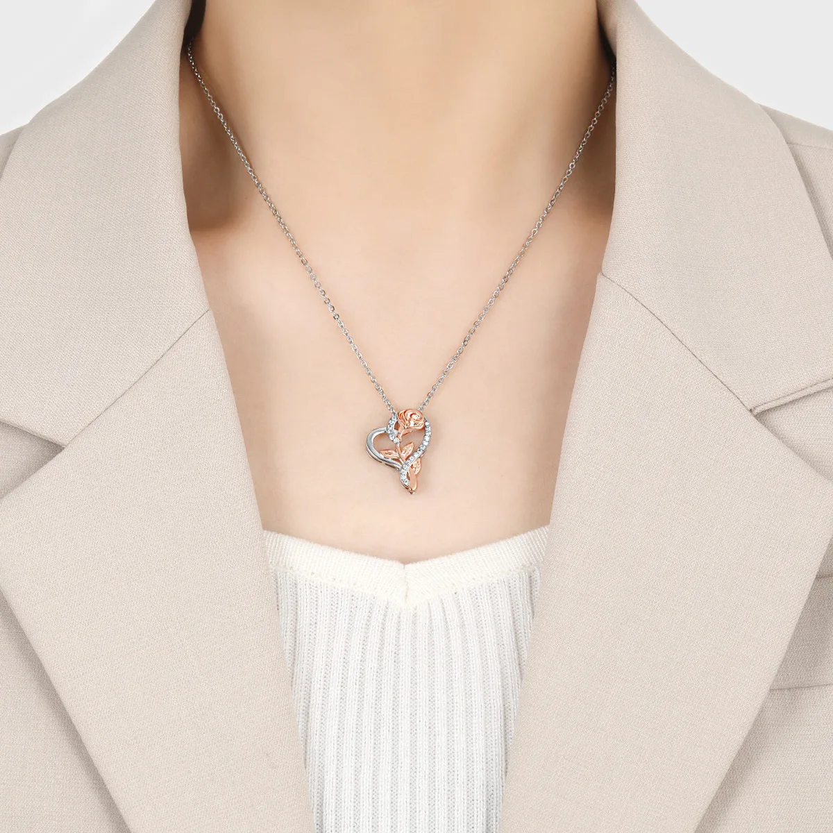 Fashion Zircon inlaid wrapped heart-shaped rose necklace Silver Necklace For Women Valentines Day Gift Pendant