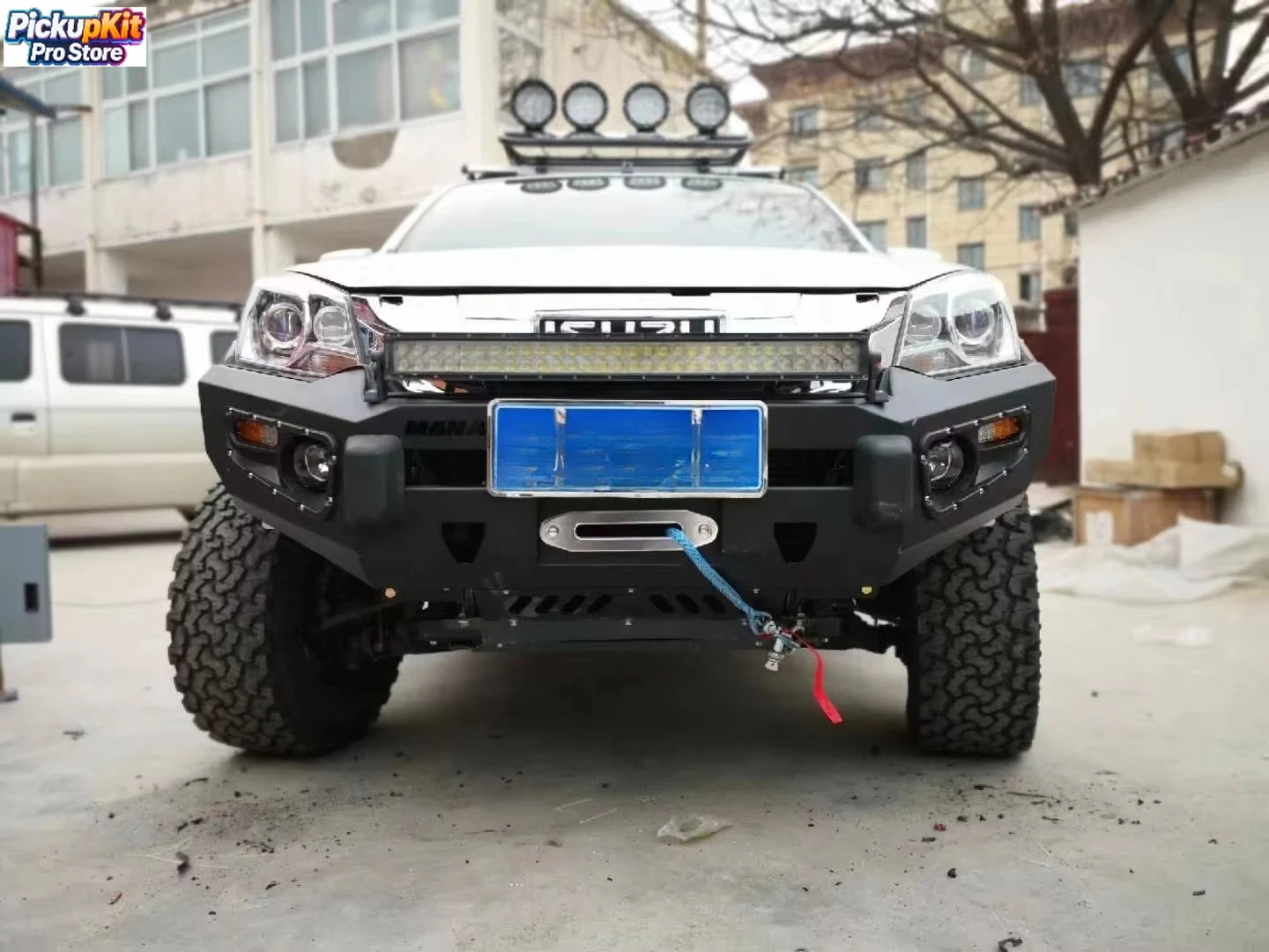 

Top-level Steel Bull Bar Front Bumper with Winch Mount for D-max 17 - 19 4x4