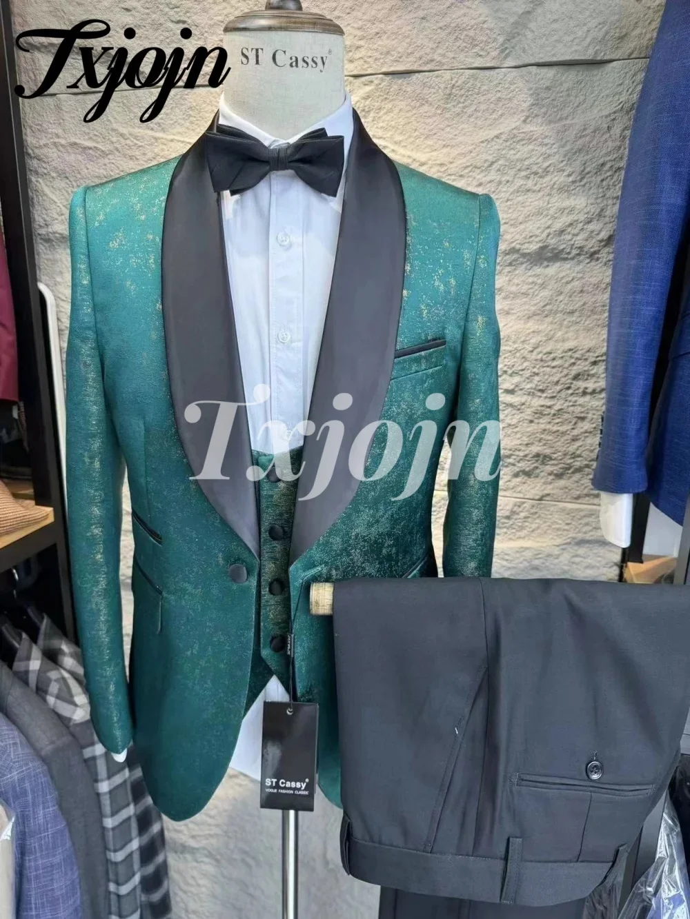 

Charming Single Button Men Suit Set 2025 3PCS Classic Jacquard Men Office Suit Stylish Groomsmen For Business Wedding Suit