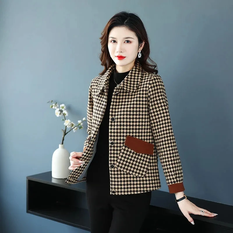 

2024 New Plaid Jacket Ladies Short Coat Trend Middle-Aged Old Mothers Shirts Spring Autumn Slim Outwear Women's Fashion Overcoat