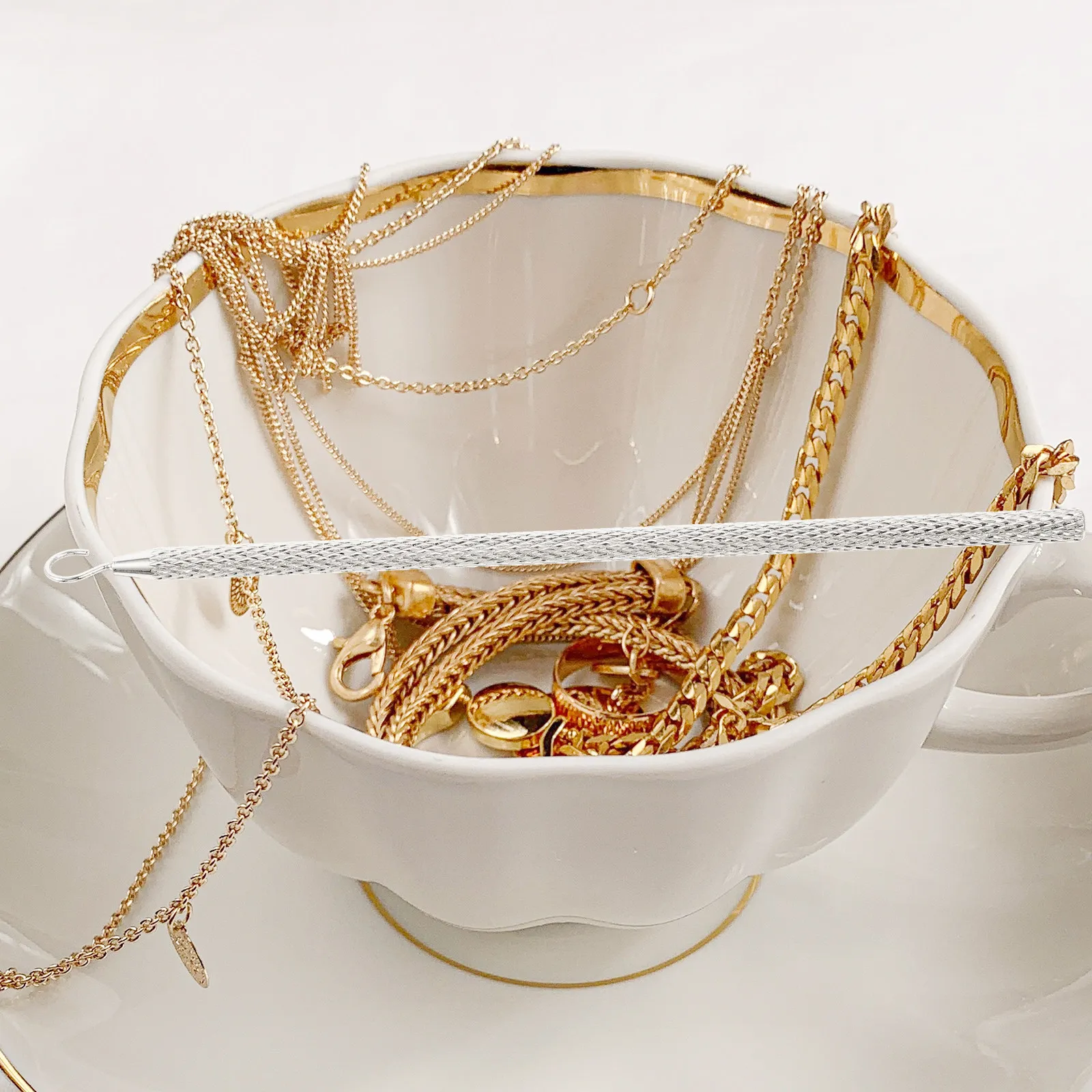 

Bracelet Helper Tool with Comfortable Handle Lightweight Metal Jewelry Helper for Quick Bracelet Clasp Assistance Portable