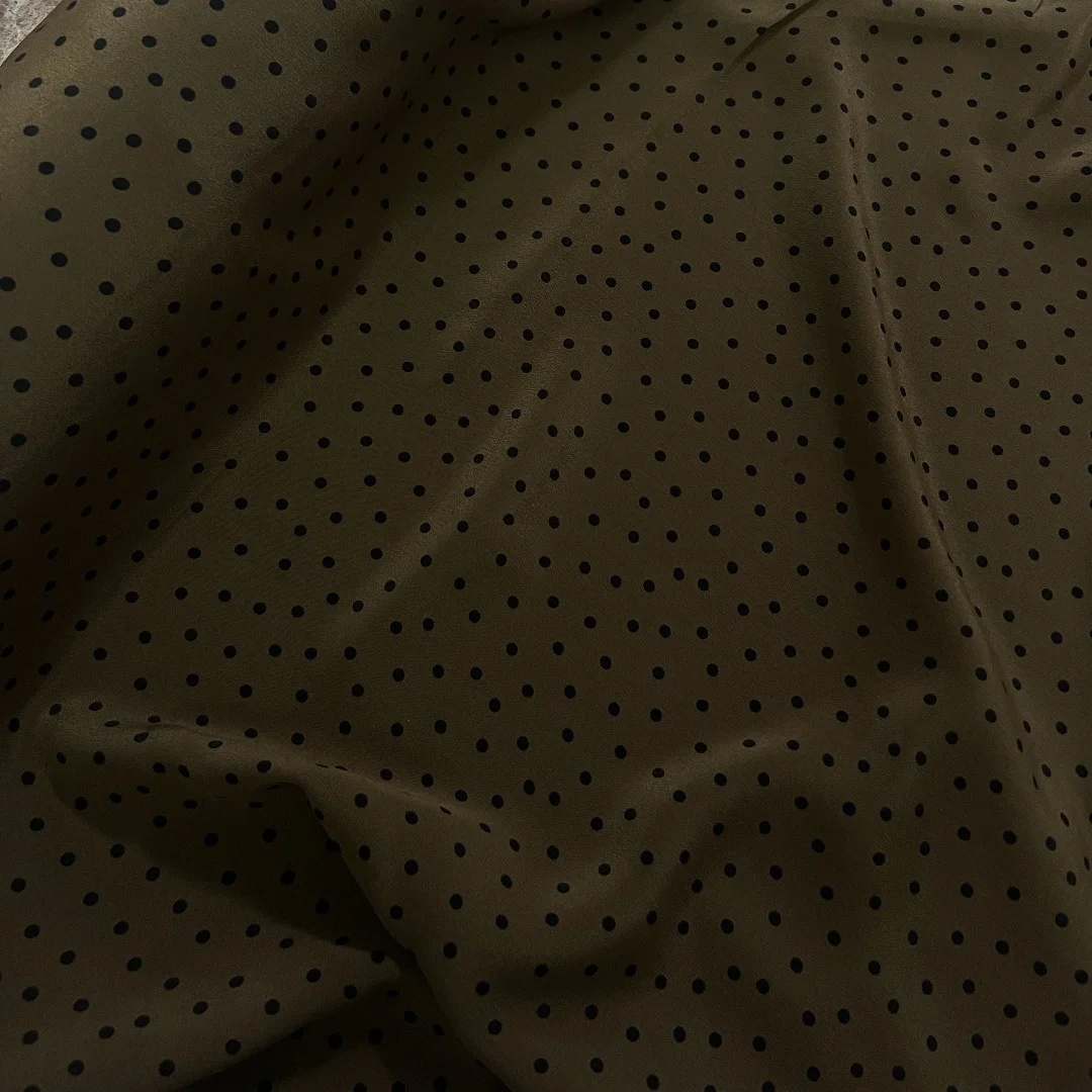 

1 meter 100% Mulberry Silk 17 momme Crepe Silk Fabric Dark Green Printed 140cm 55" wide by the yard XX324