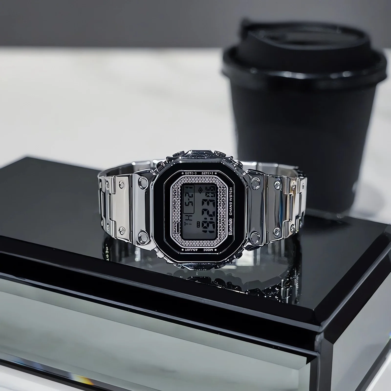 MAYZHISU jam tangan Digital wanita, jam tangan gelang Quartz Retro tipis, jam tangan elektrik untuk hadiah