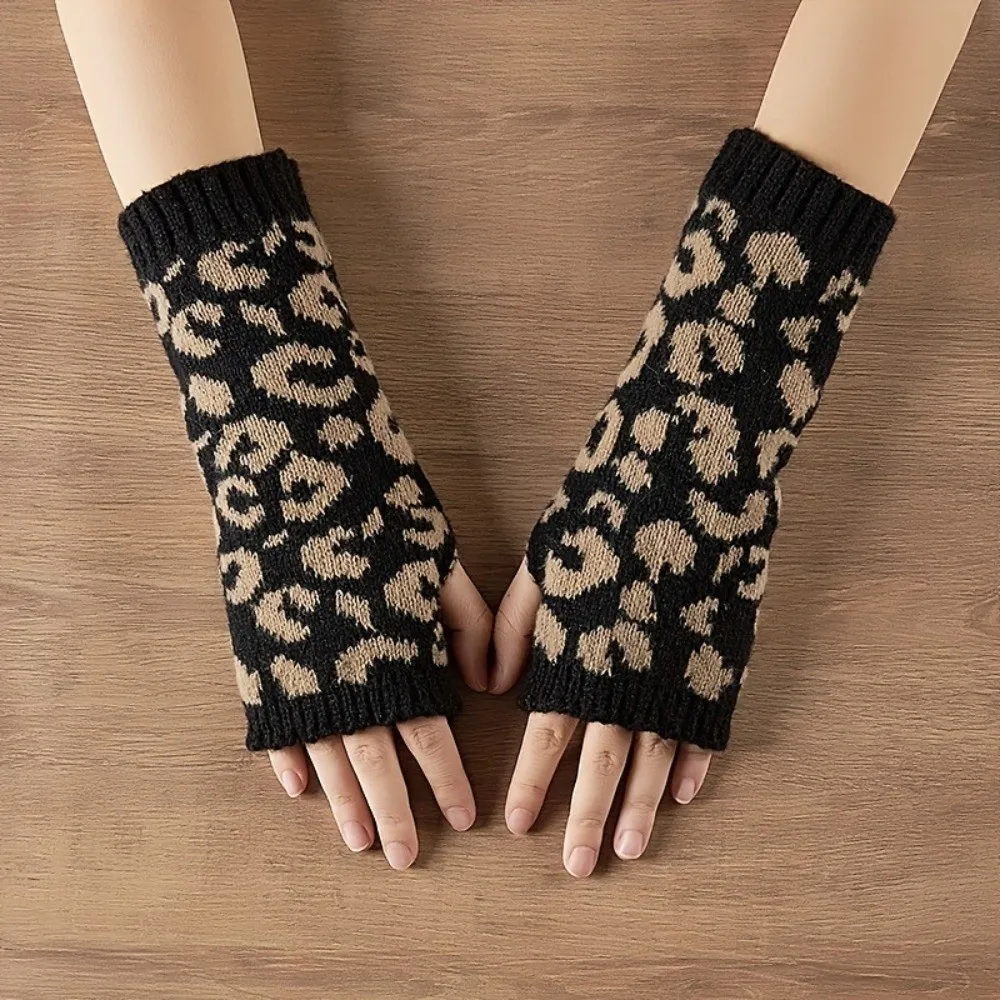 ensemble-de-2-pieces-bonnet-et-gants-en-tricot-doux-et-chaud-a-motif-leopard-simple-mitaines-epaisses-bonnet-a-enfiler-pour-l'exterieur