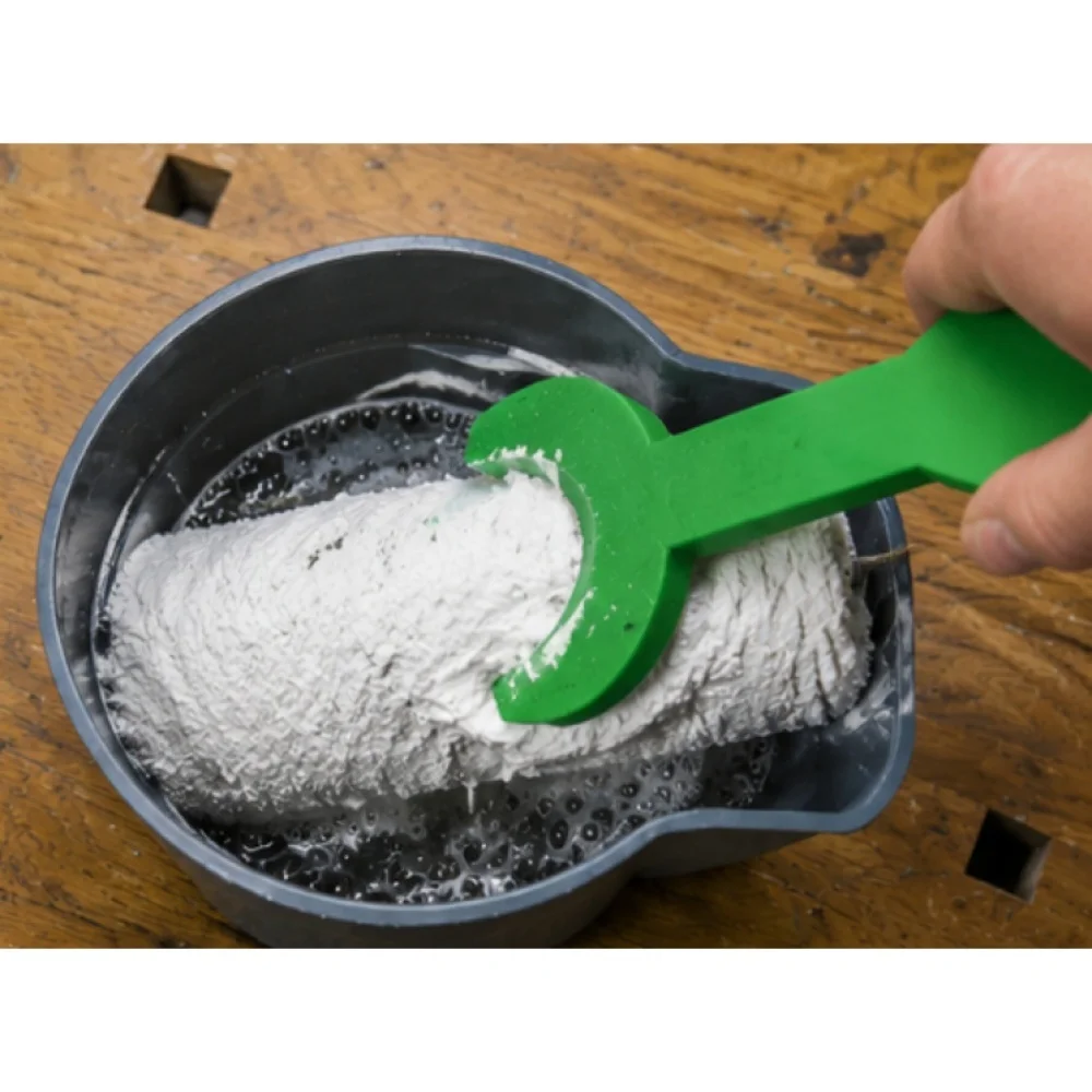 1pc Rotating Brush Roller Cleaner Paint Roller Cleaner Scraper Tool for Cleaning Roller Brush After Painting Wall Decor Tool
